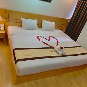 Nhat Linh & 3*, Da Nang Vietnam
